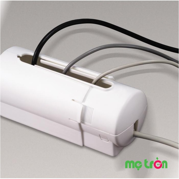 Thiết kế đơn giản với thao tác dễ dàng sử dụng cũng như tháo rời khỏi ổ điện