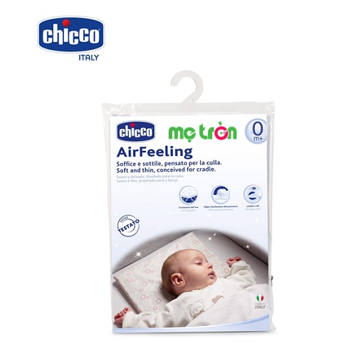 Gối chống bẹt đầu Airfeeling Chicco làm từ đệm mút polyurethane foam đàn hồi tốt