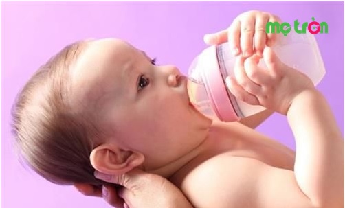 Van thiết kế có thể kiểm soát lượng sữa ra ngoài để bé ty mà không bao giờ sợ bị sặc