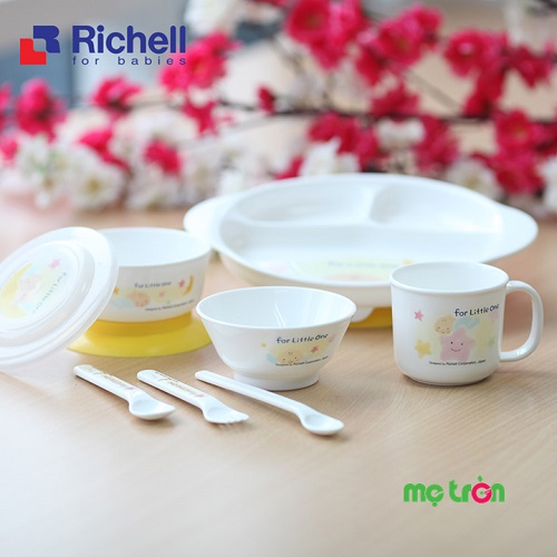 Bộ sản phẩm được thiết kế đồng bộ với gam màu tươi sáng và họa tiết ngộ nghĩnh