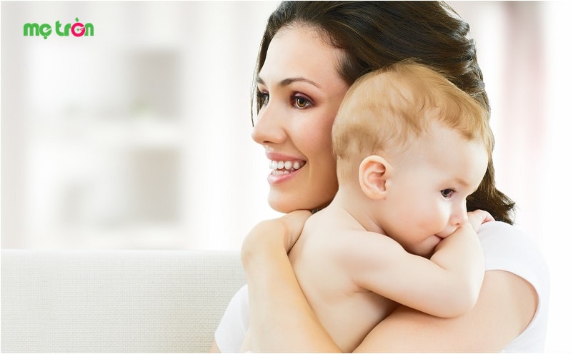 Với miếng lót thấm sữa Medela 60 miếng giúp mẹ tiết kiệm được nhiều thời gian để chăm sóc bé yêu