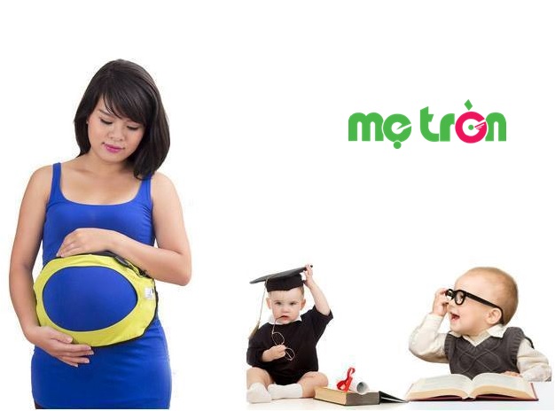co-nen-cho-tre-nghe-nhac-bang-tai-nghe-dien-thoai-2.jpg (51 KB)