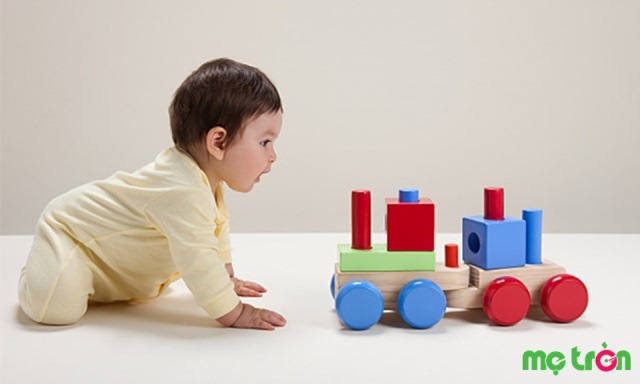Đồ chơi chính là bí quyết kích thích trí thông minh cho bé hiệu quả
