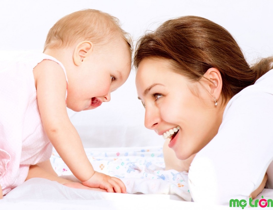 Mẹ không nên cho bé yêu của mình ngủ ở tư thế nằm sấp nhé