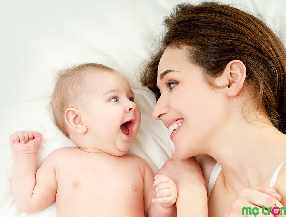 Mẹ luôn phải giữ cho bé của mình được sạch sẽ mỗi ngày