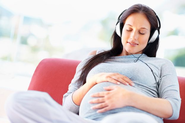 4 mẹo hay giúp mẹ sử dụng tai nghe cho thai nhi hiệu quả nhất