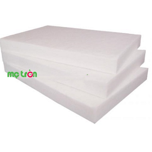 Nệm mút Hàn Quốc 70x130x10cm được làm từ chất liệu bông ép bọc gòn 2 mặt giúp thông thoáng và không lún xẹp. Chất liệu này là đệm vô trùng, thông khí tốt, thoát ẩm nhanh.