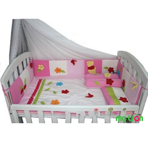 Bộ fullset quây chăn ga gối FS007 chất liệu vải Cara 100% cotton là sản phẩm chất lượng được rất nhiều bậc phụ huynh tin dùng chọn lựa cho bé. Bộ sản phẩm quây chăn ga gối sẽ mang lại cho bé giấc ngủ chất lượng giúp trẻ phát triển tốt nhất.
