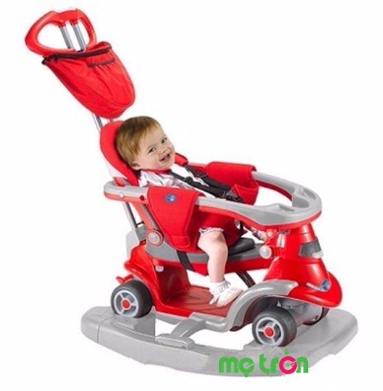Xe thông minh Smart-trike AIO 4 trong 1 êm ái màu đỏ là sản phẩm được nhiều gia đình có con nhỏ tin tưởng lựa chọn. Xe thiết kế thông minh tích hợp 4 chức năng  trong 1 đó là xe đẩy cho em bé dưới 10 tháng tuổi, xe đẩy cho các bé từ 10 đến 14 tháng tuổi, xe chòi chân cho bé từ 14 tháng đến 2 tuổi và cuối cùng là xe Scooter cho bé từ 2 tuổi trở lên.