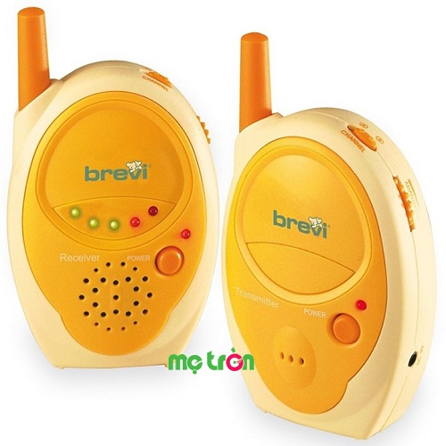 Máy báo khóc Brevi Monitor Plus BRE 340 âm thanh siêu rõ phù hợp với các bé từ sơ sinh trở lên, máy sử dụng công nghệ kết nối hai chiều giúp mẹ có thể vừa theo dõi tình trang của bé vừa có thể dỗ dành bé qua thiết bị sẽ khiến bé an tâm hơn như lúc nào cũng có mẹ bên cạnh. Thiết kế giống như 2 chiếc bộ đàm xinh xắn, kiểu dáng gọn nhẹ và tiện lợi, dễ dàng để mẹ mang theo khi di chuyển trong phạm vi 300m.
