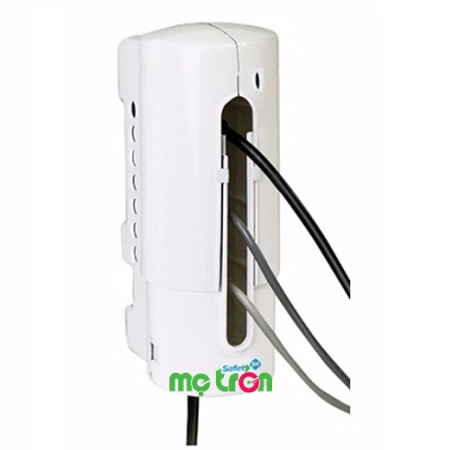 Hộp che ổ nối dây điện đảm bảo an toàn cho bé Safety – 10409 là một dụng cụ không thể thiếu dùng để che ổ điện trong những gia đình có con nhỏ một cách an toàn, giúp bé tránh tiếp xúc gây nguy hiểm và đồng thời hạn chế tác động ảnh hưởng xấu đến nguồn điện trong nhà.