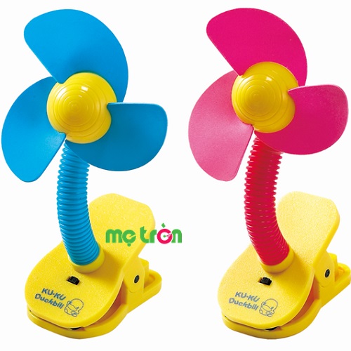 Quạt đồ chơi cho bé KuKu Ku5378 được thiết kế như một chiếc quạt mini đáng yêu, rất đơn giản và gọn nhẹ giúp bé luôn cảm thấy thoải mái trong mỗi lần ra ngoài. Với thiết kế sáng tạo, quạt KuKu KU5378 có thể gắn vào nhiều nơi một cách dễ dàng chỉ bằng 1 chiếc kẹp, cho phép bé thoải mái vận động mà trong tình trạng mát mẻ và dễ chịu.