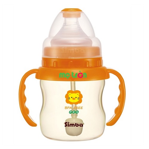 Bình sữa Simba hồ lô cổ rộng nhựa PES 150ml S6887 với tay cầm tự động tiện lợi là sản phẩm chất lượng cao cấp của thương hiệu Simba. Bình được thiết kế tiện lợi với phần cổ rộng giúp mẹ dễ dàng pha sữa hay cọ rửa bình sạch sẽ. Bình được làm từ chất liệu nhựa PES cao cấp an toàn tuyệt đối cho trẻ có khả năng chịu nhiệt tốt.