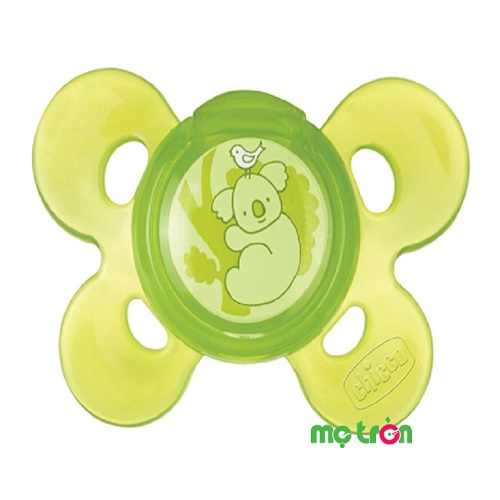 - Ty ngậm silicon Physio Comfort kèm hộp 0-6M Chicco hình thú đáng yêu 0-6m/12M làm từ silicone cao cấp.
- Sản phẩm giúp hỗ trợ bé ngậm mút dễ dàng.
- Có độ đàn hồi tốt đảm bảo an toàn cho răng nướu của bé.
